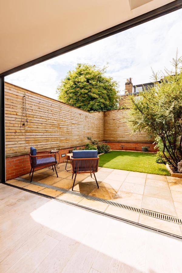 Luxury And Bright Bedrooms In Queens Park London Exterior photo